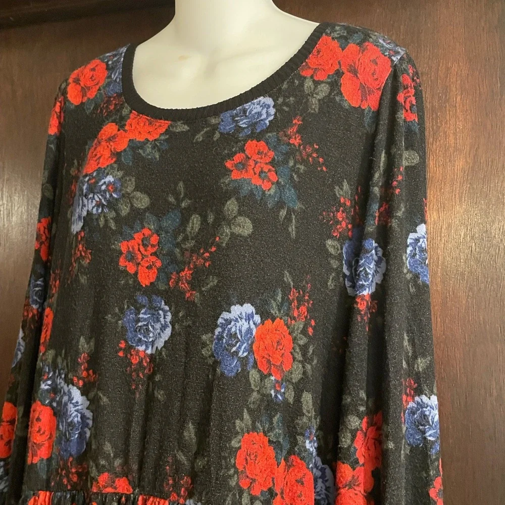 Torrid Brand Floral Babydoll Dress Super Soft Plush Red Blue & Black Size 5